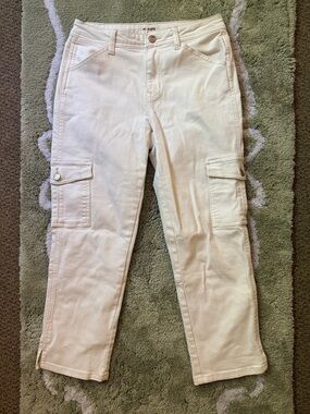 M Jeans Maurice’s Size 4 Straight Leg Cargo Jeans in White - Women